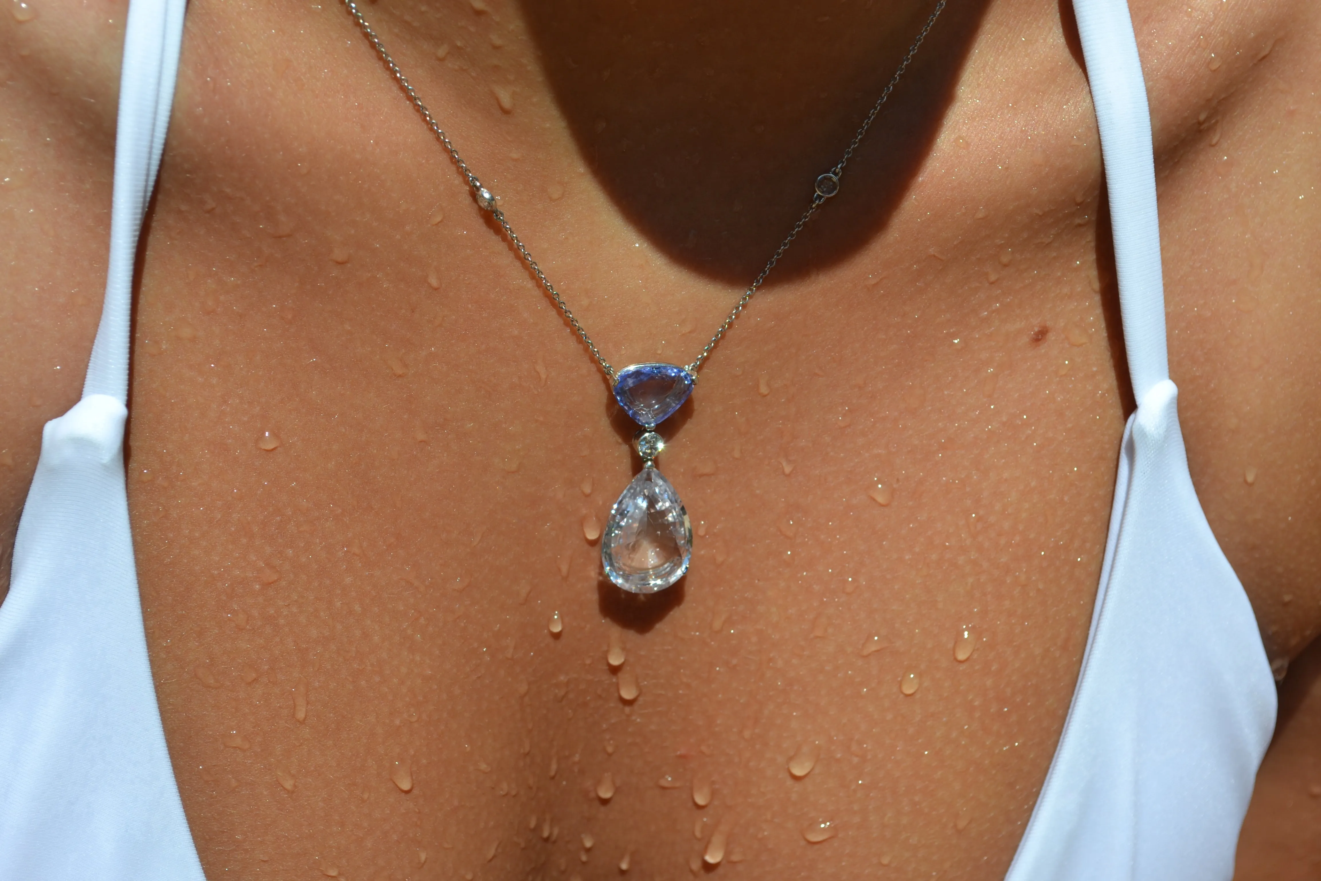 Eclat Jewels - Pendant Necklace with Blue Sapphire, White Sapphire and Diamonds, Platinum