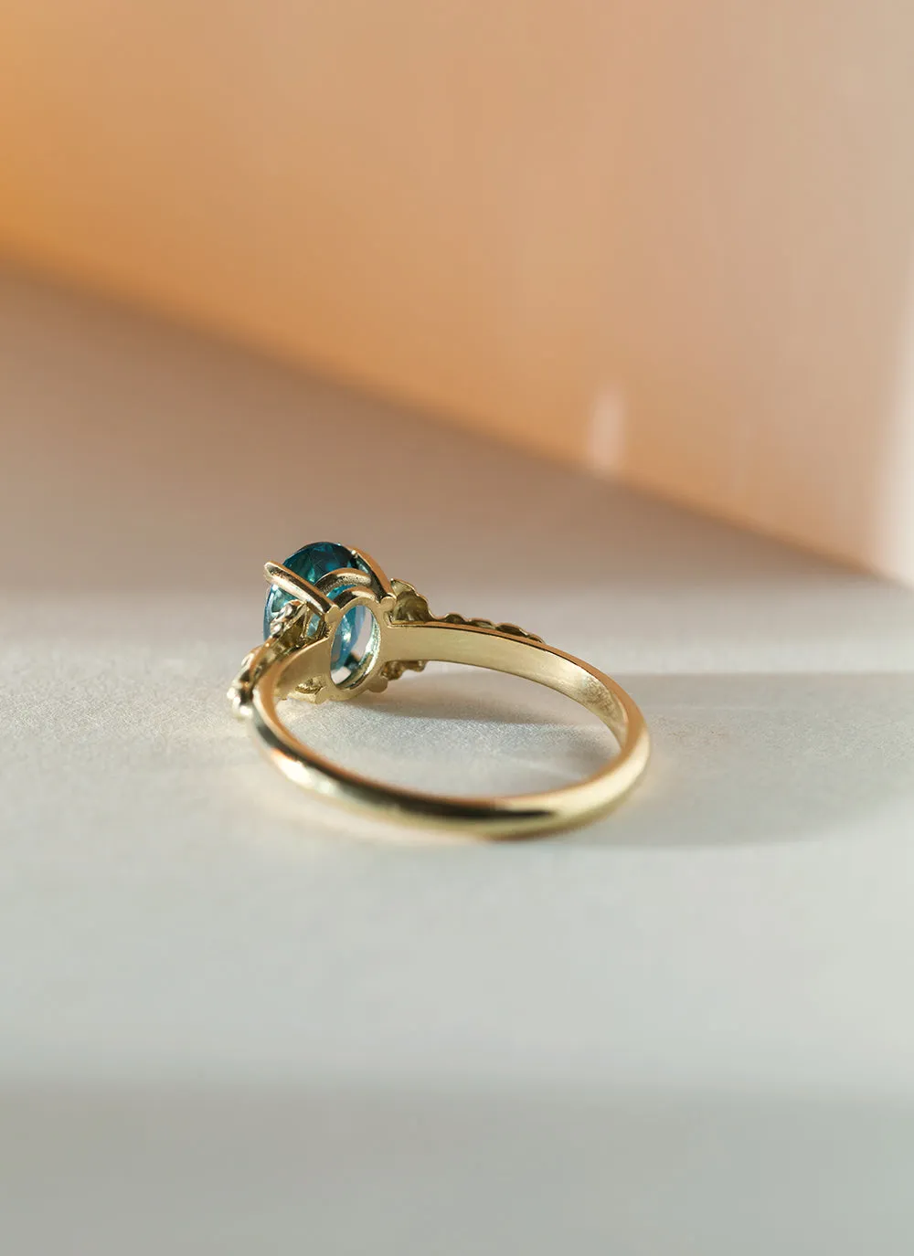 Kunna london blue topaz ring 14k gold