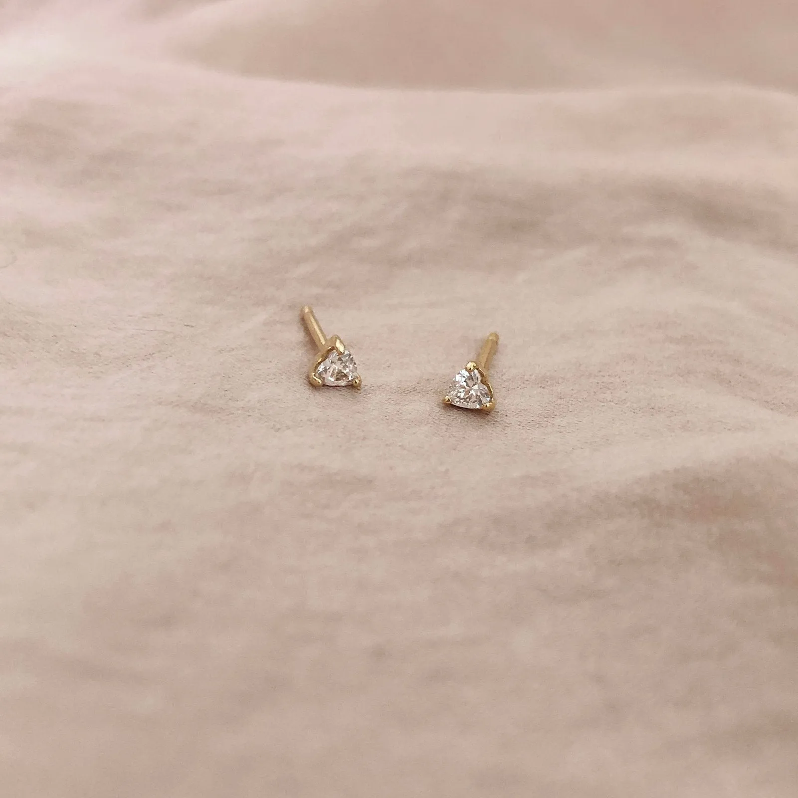 Suri - Mini CZ Heart Studs