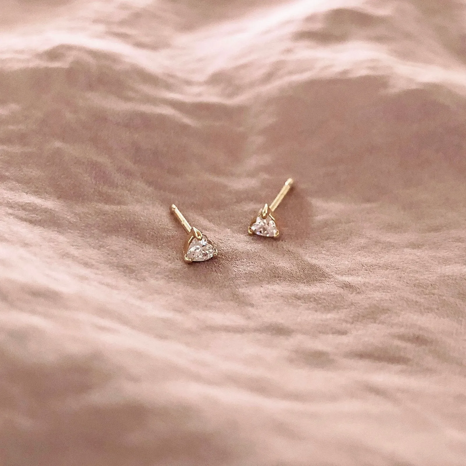 Suri - Mini CZ Heart Studs